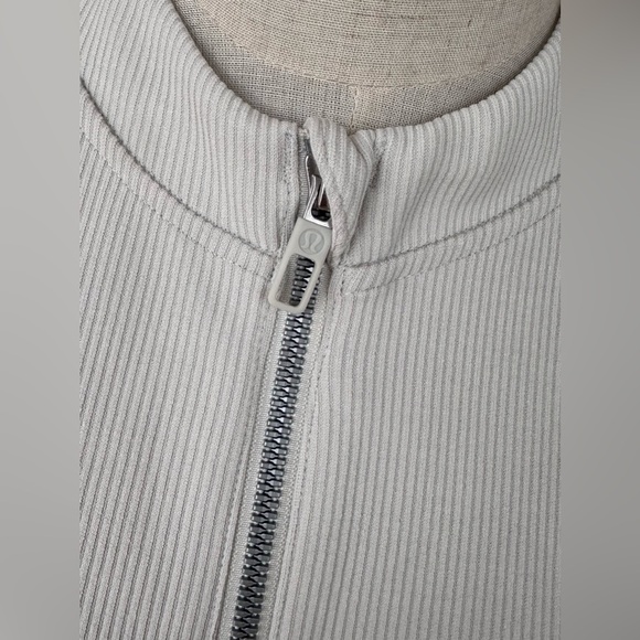 Lululemon Ribbed Softstreme Cropped Jacket Bone Zip Front - Picture 8 of 10